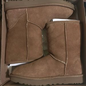 Chestnut uggs size 8 worn 2 times great condition